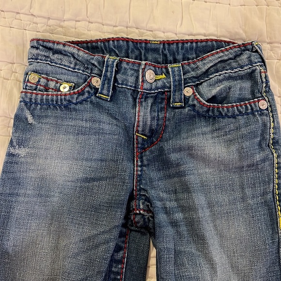 Boys true religion shorts - Picture 2 of 4